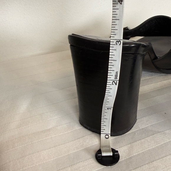 Gucci Black Leather Block Heel Mules Logo Plaque Made In Italy Women’s Size 6B - Picture 10 of 10